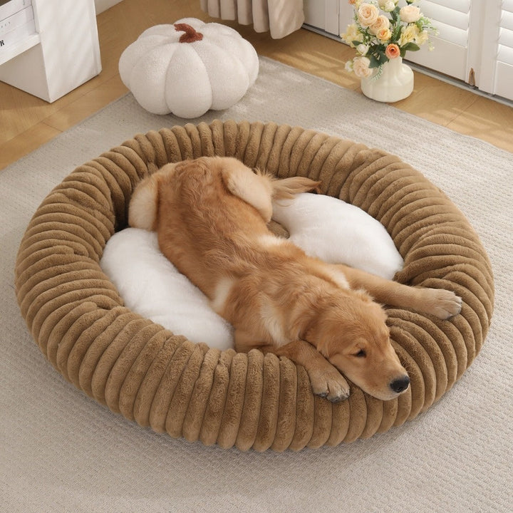 Discover the Comfort of Our Round Soft and Comfortable Striped Plush Pet Mat